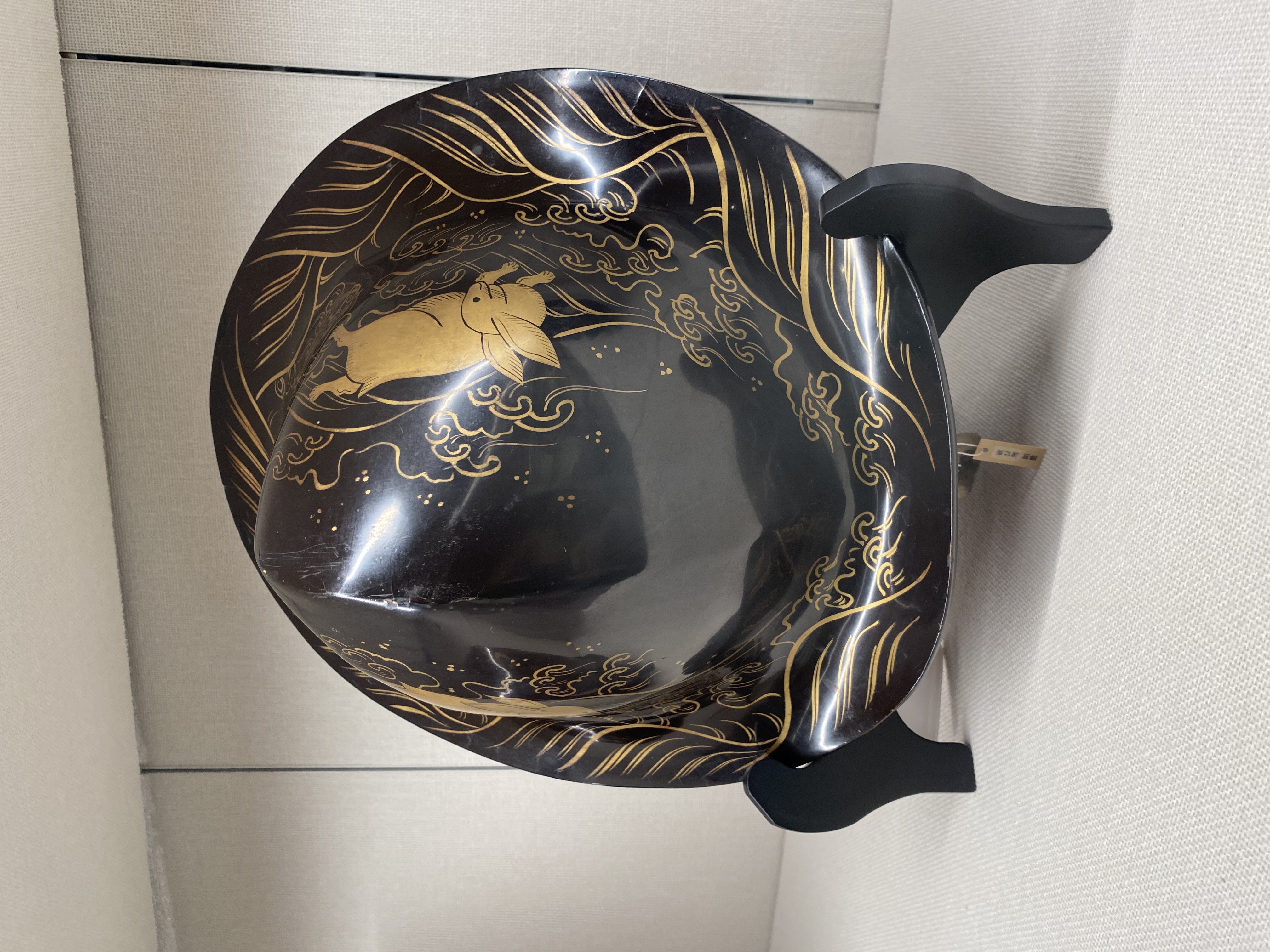 漆塗りの陣笠