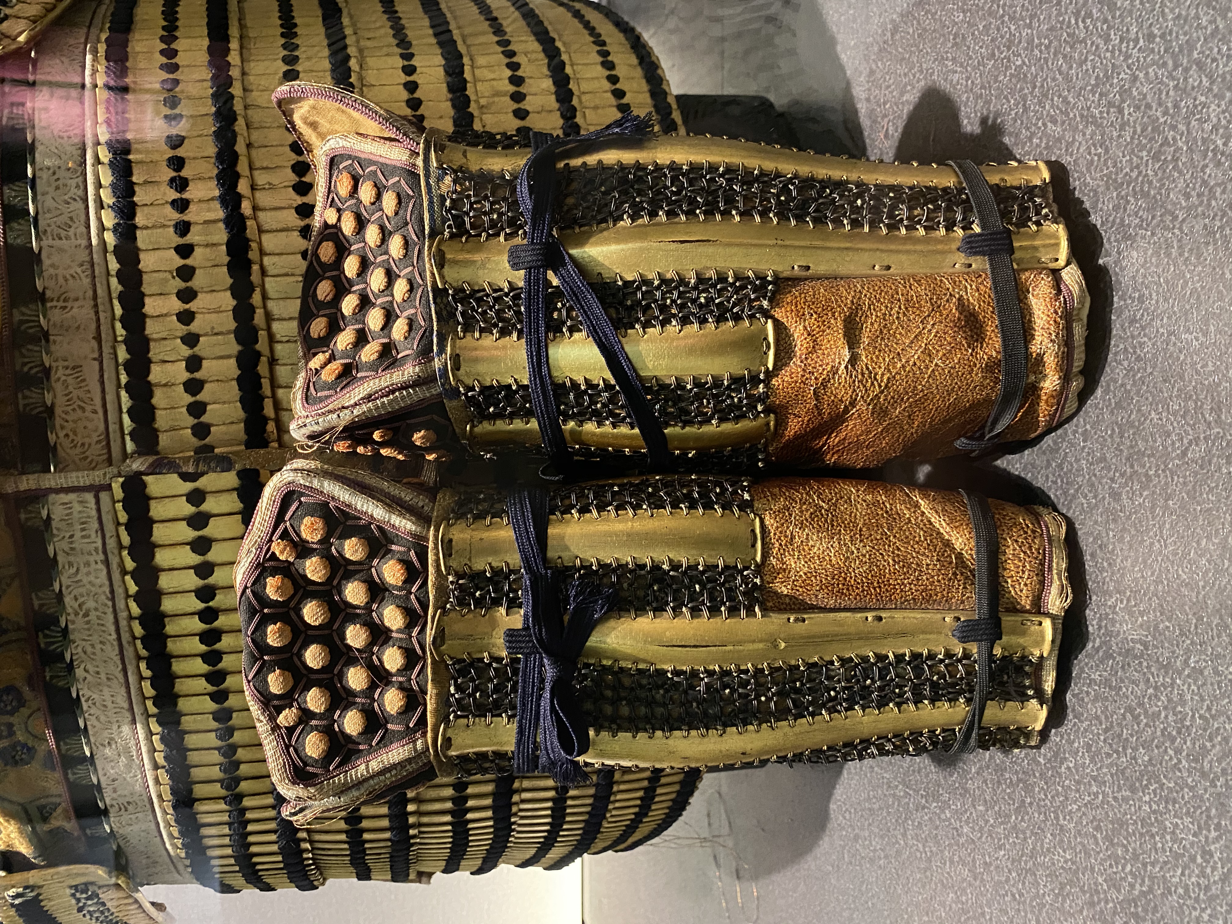 脛当て