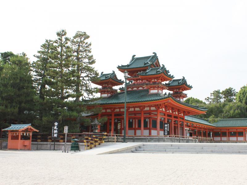平安神宮内社殿